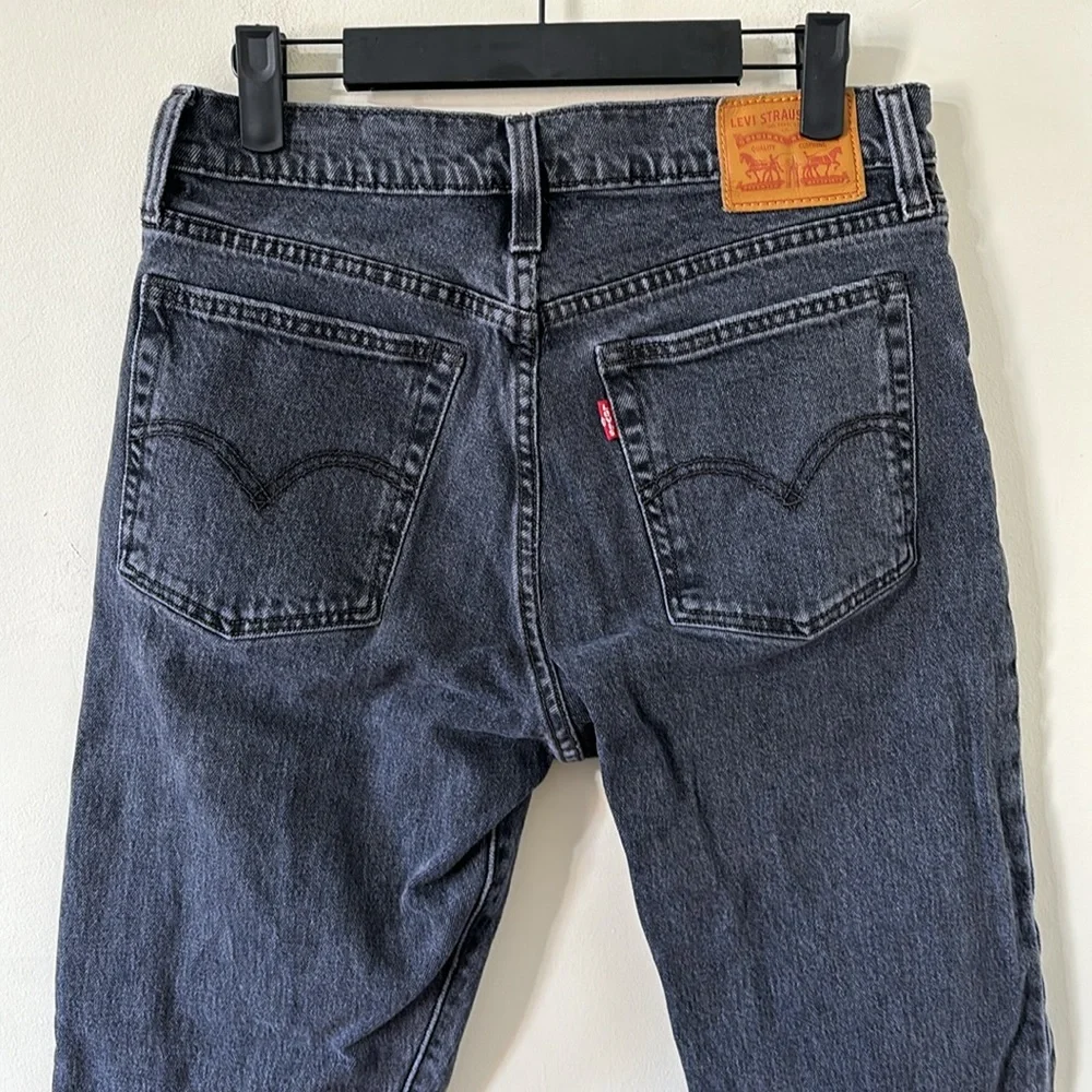Levi’s 501 Crop Jeans Get Off My Cloud Black Denim Jeans Size 29 - Picture 8 of 12